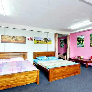  Hotel Beehive