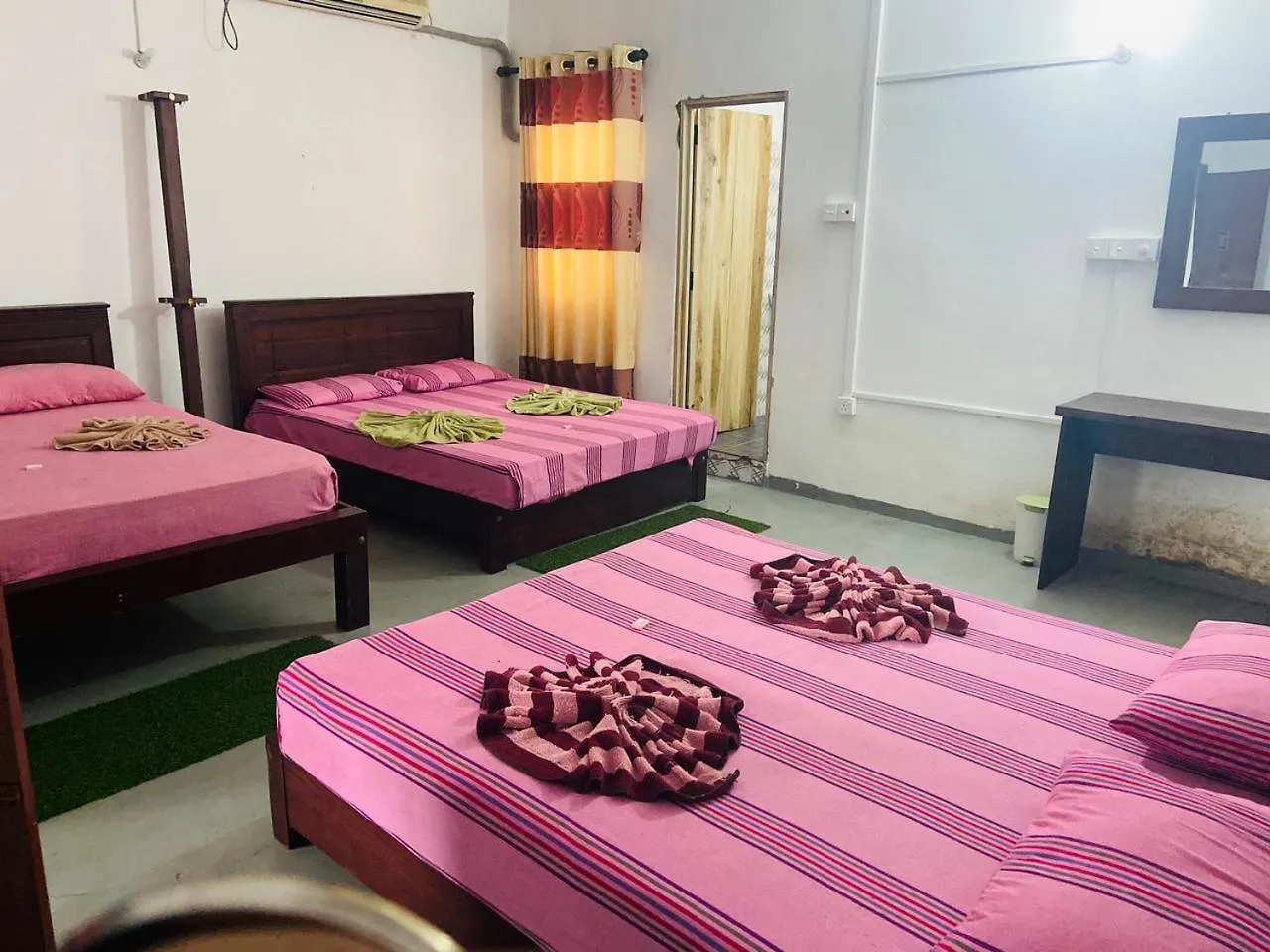Guest house Relax On Plus Hotel Colombo Sri Lanka